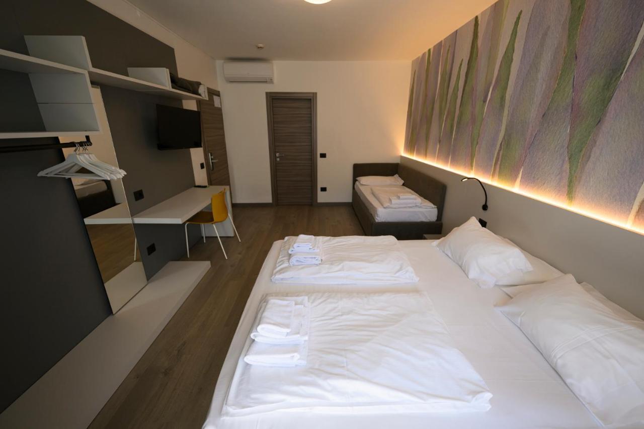 Park Hotel Eden Torbole Sul Garda Exterior foto
